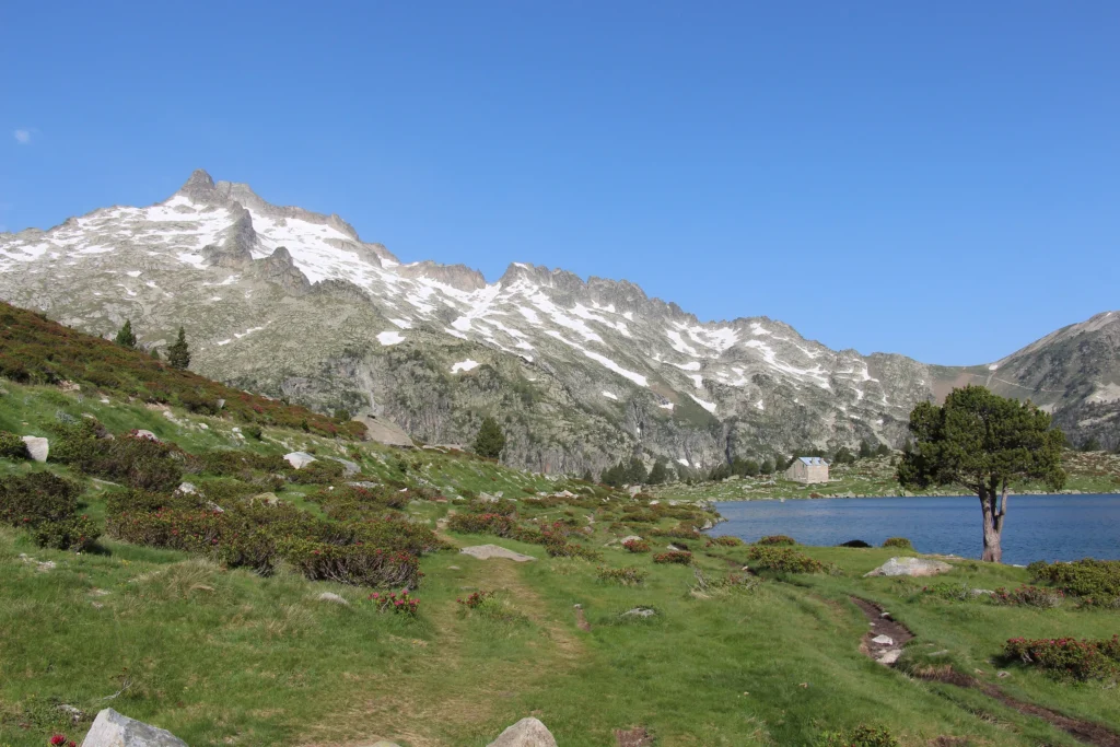 Le pic du Néouvielle et le lac d’Aumar